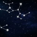 スマートフォンアプリやSNSを使った日常での占い活用術