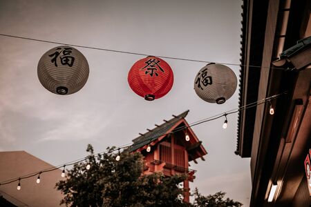 日本の伝統的なお守りと占星術：星座ごとの相性と意味